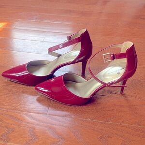 Bandolino gorgeous red ankle strap heels. Size 8 1/2. Patten leather.